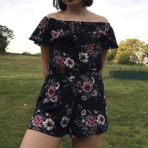 derek 🤍 heart off-shoulder black floral romper